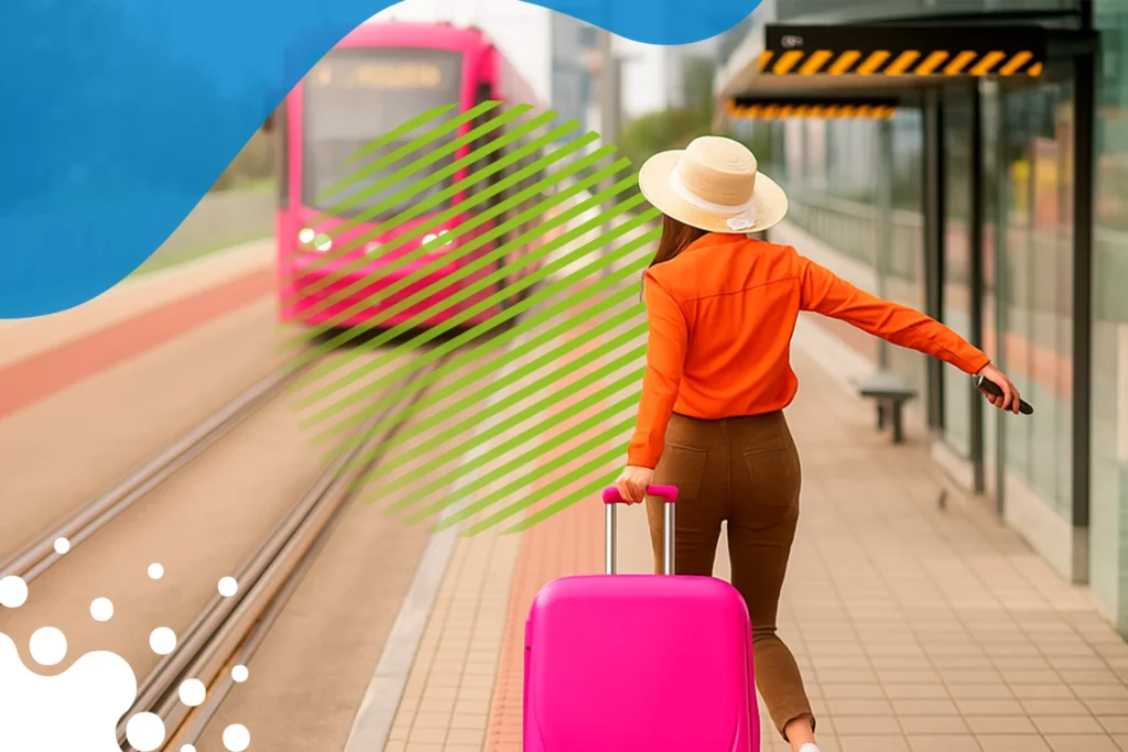 mujer con maleta esperando tren | JAPI