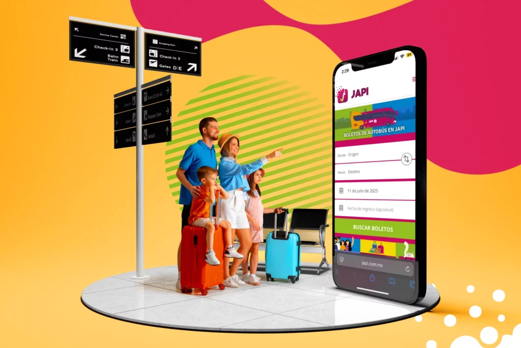familia señalando celular con la vista de pagina web | JAPI