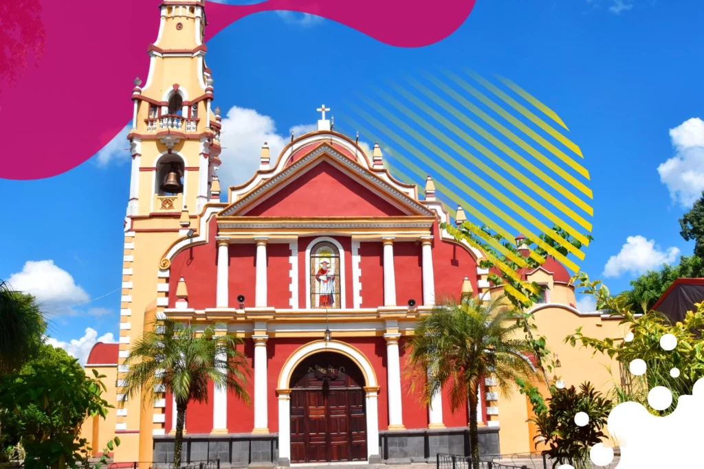 fachada de iglesia en plaza | JAPI