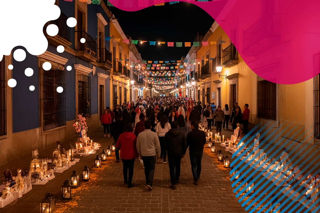 personas caminando en callejón con ofrendas | JAPI