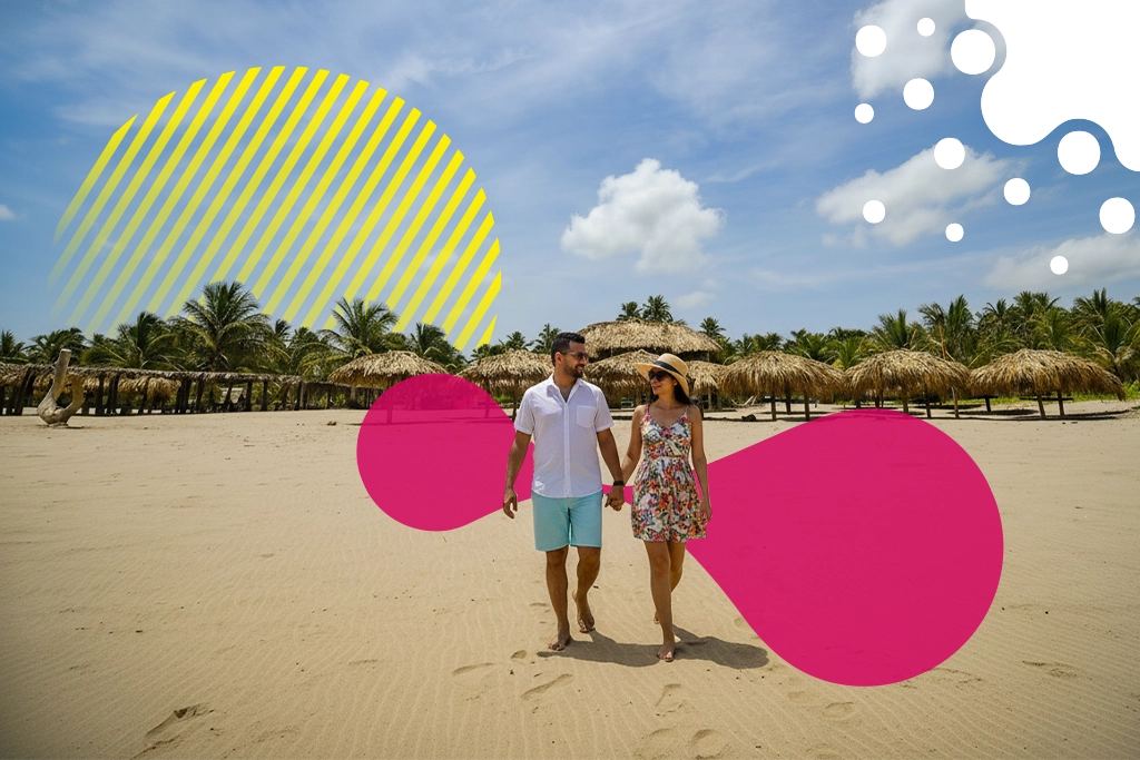 pareja caminando en la playa | JAPI