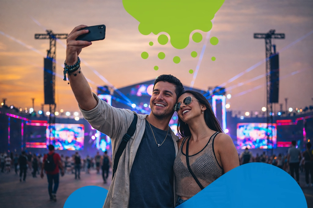 pareja tomándose una foto | JAPI