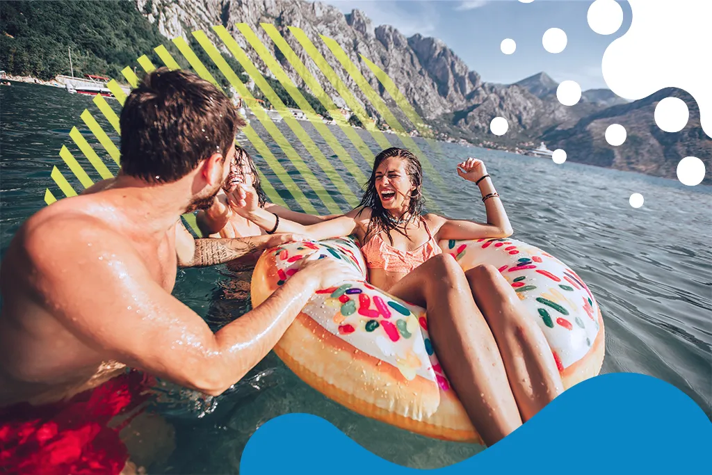 pareja sobre rio | JAPI